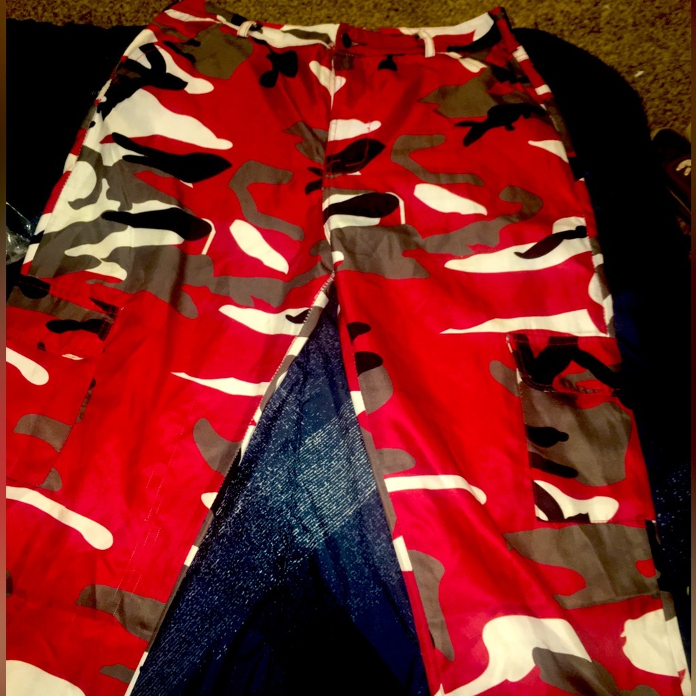Cargo camo pants